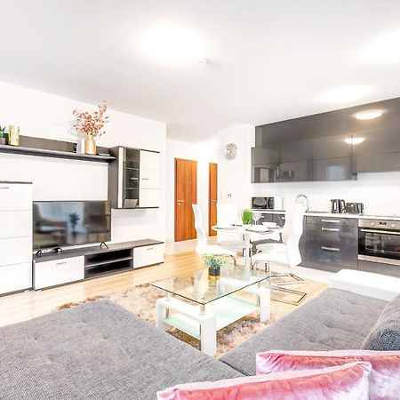 Modern Apartment With Free Garage And Balcony In The Downtown 부다페스트 외부 사진