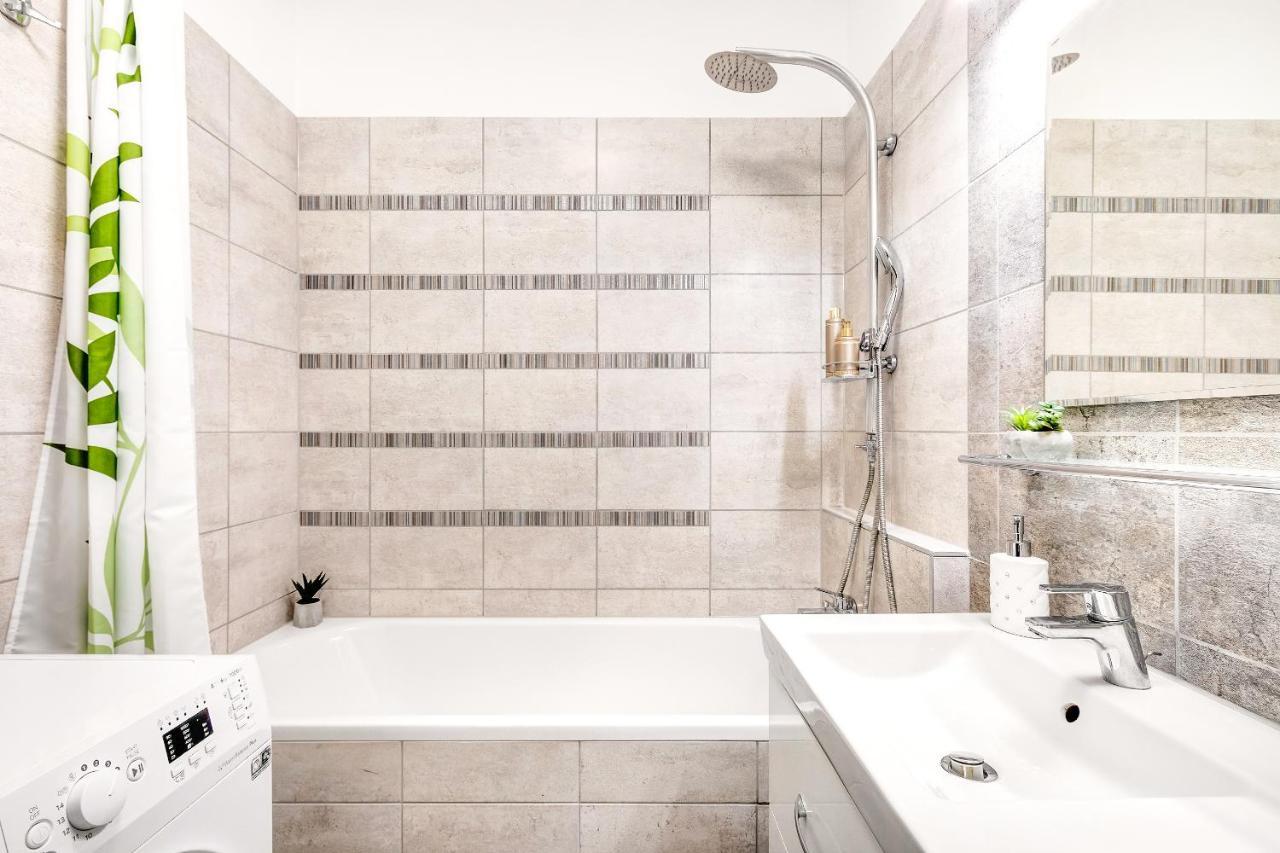 Modern Apartment With Free Garage And Balcony In The Downtown 부다페스트 외부 사진