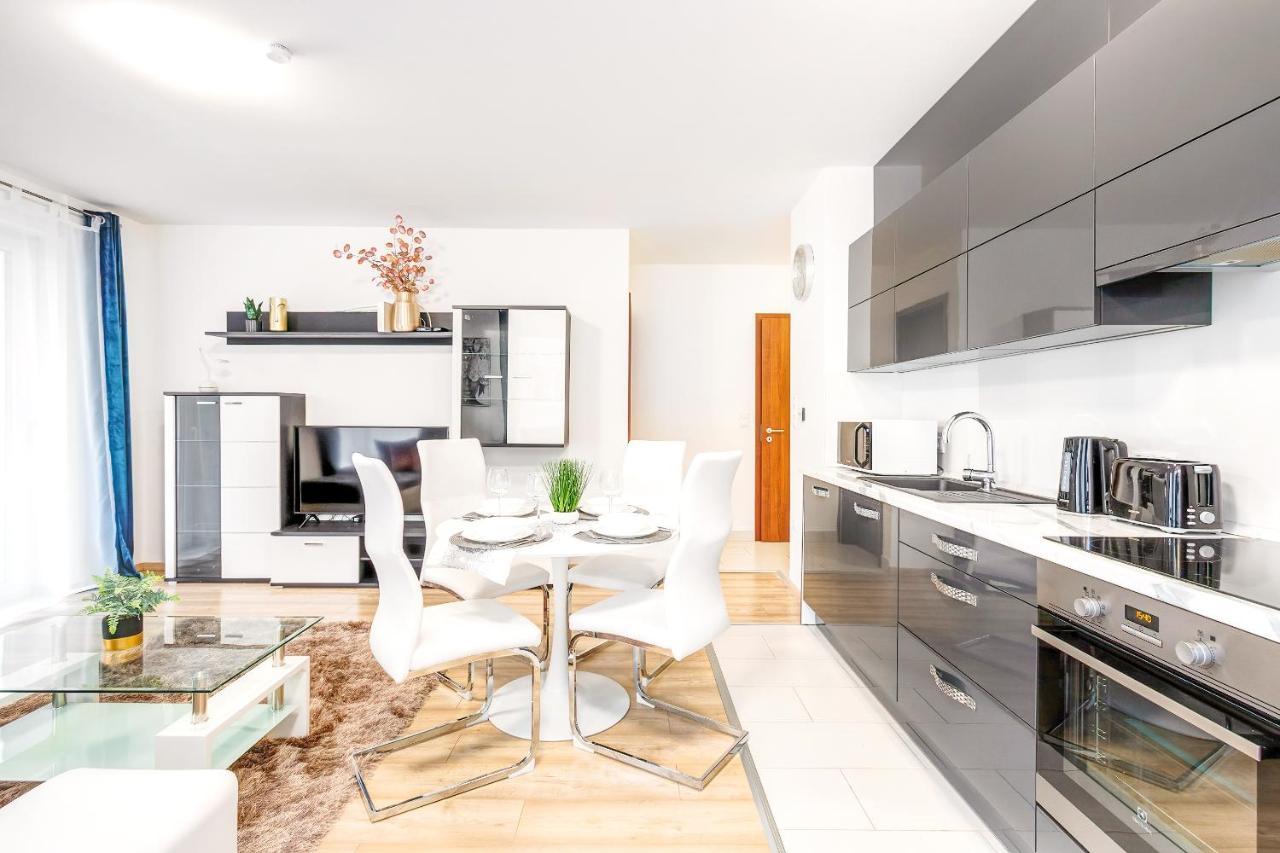 Modern Apartment With Free Garage And Balcony In The Downtown 부다페스트 외부 사진